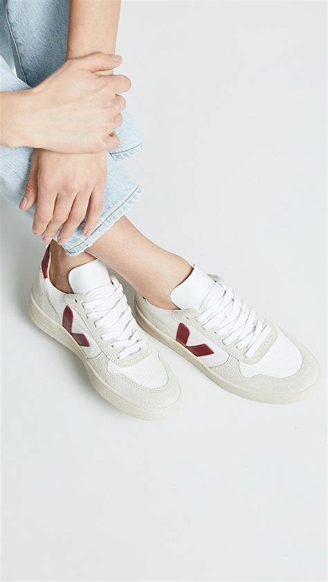 lacing veja sneakers.